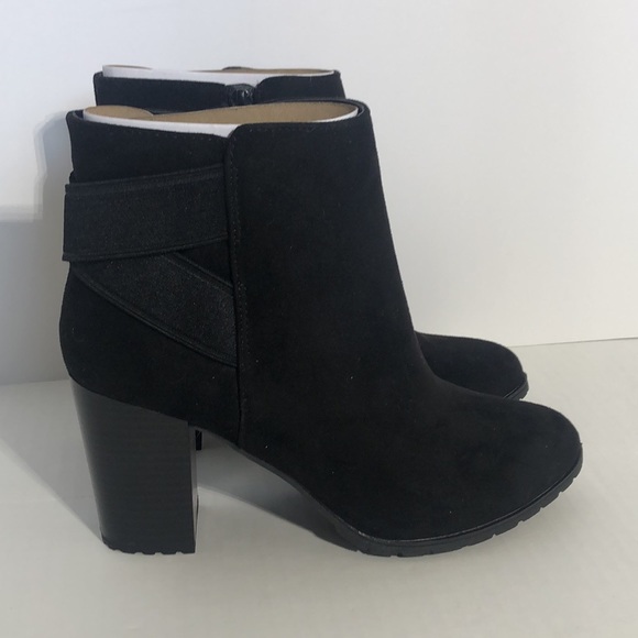 Women’s Size 10 Black Faux Suede Water Repellant Ankle Boots w/ 3.5” Block Heel - Picture 4 of 7